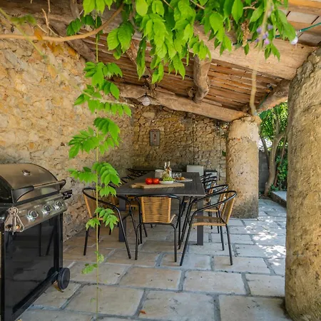 Holiday home Mas Des Glycines *