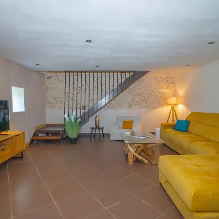 Mas Des Glycines Holiday home *