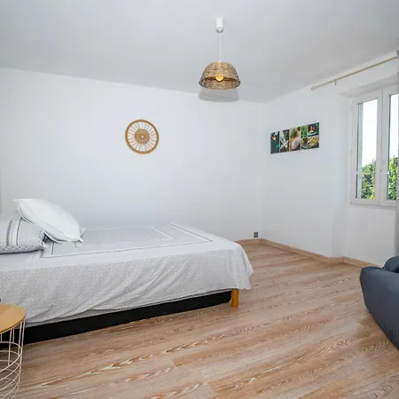 Holiday home Mas Des Glycines Saint-Montan