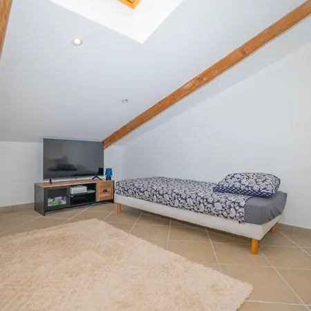 Mas Des Glycines Holiday home